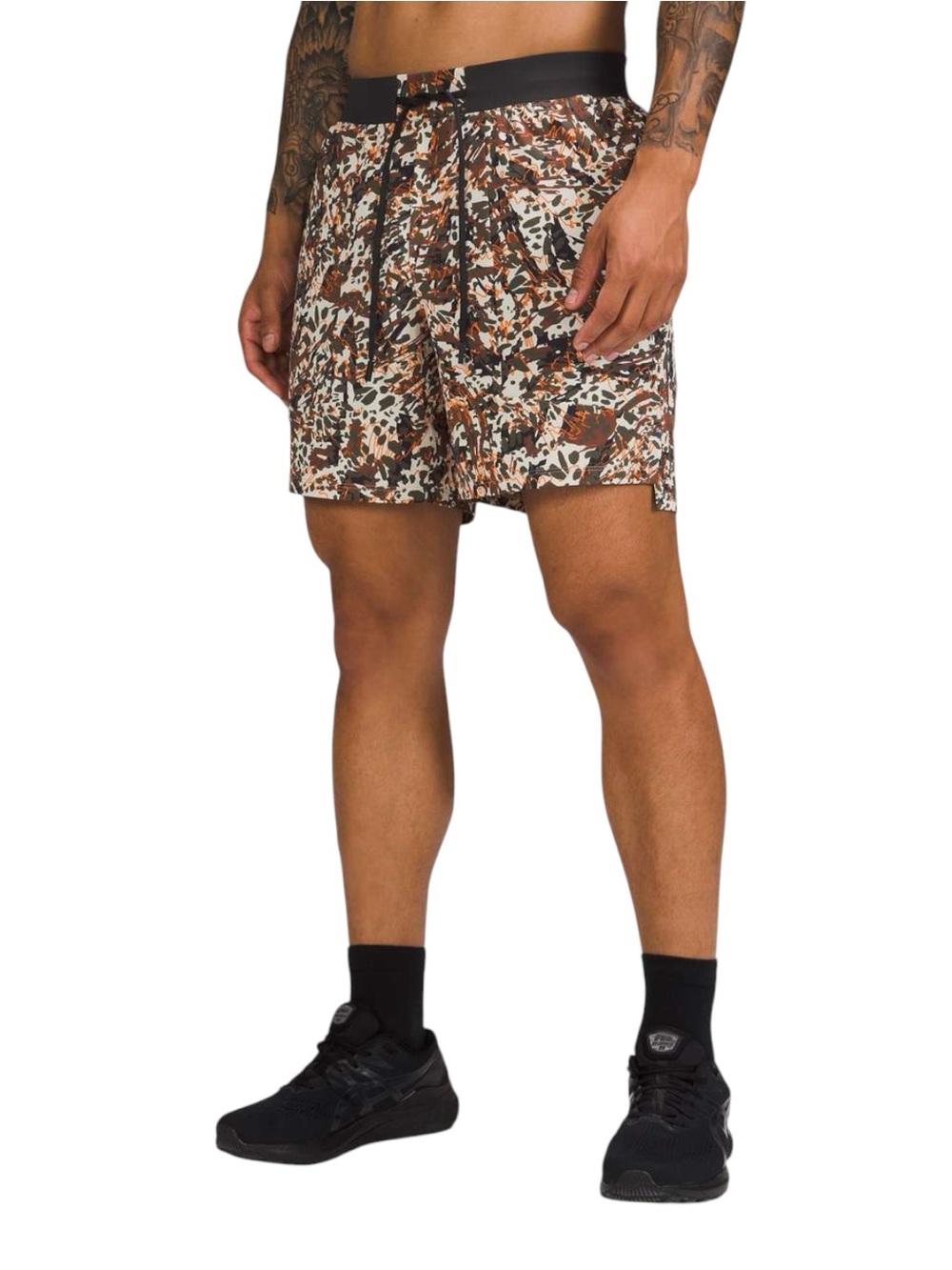 Lululemon License to Train Linerless Short 7"
Command Camo Natural Ivory Multi